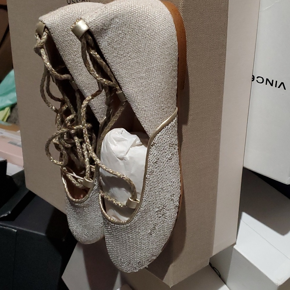 Sz 40 NIB Oca Loca sequined flats